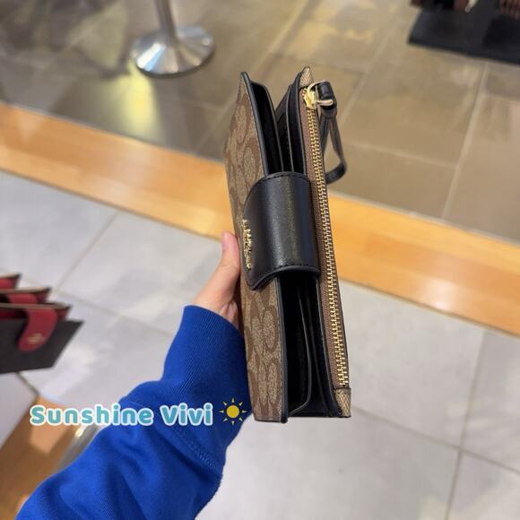 NWT COACH Tech Wallet in Colorblock Signature Canvas C2874 Gold/Tan/Black - Picture 2 of 5